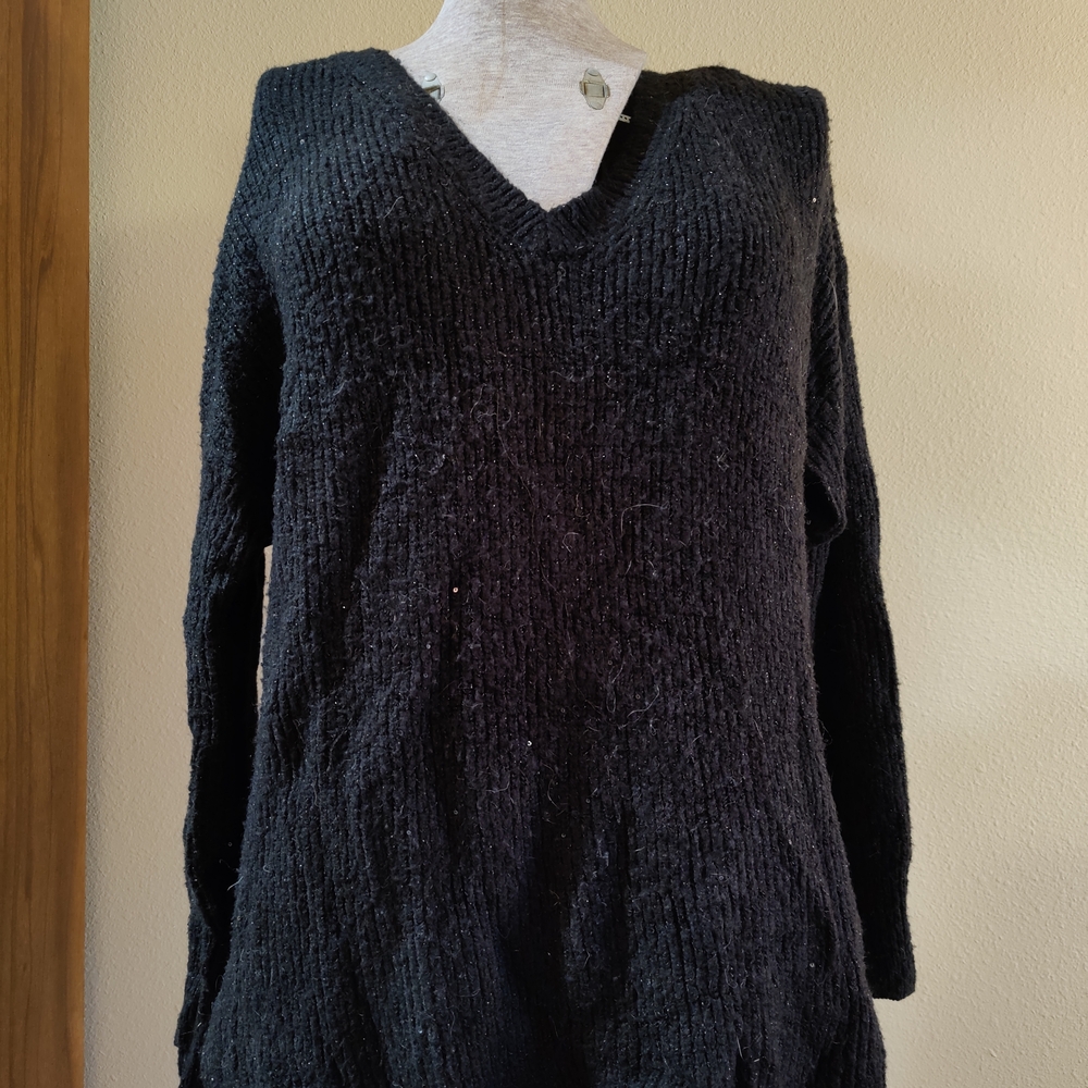 Ava & Viv Black V-Neck Sweater